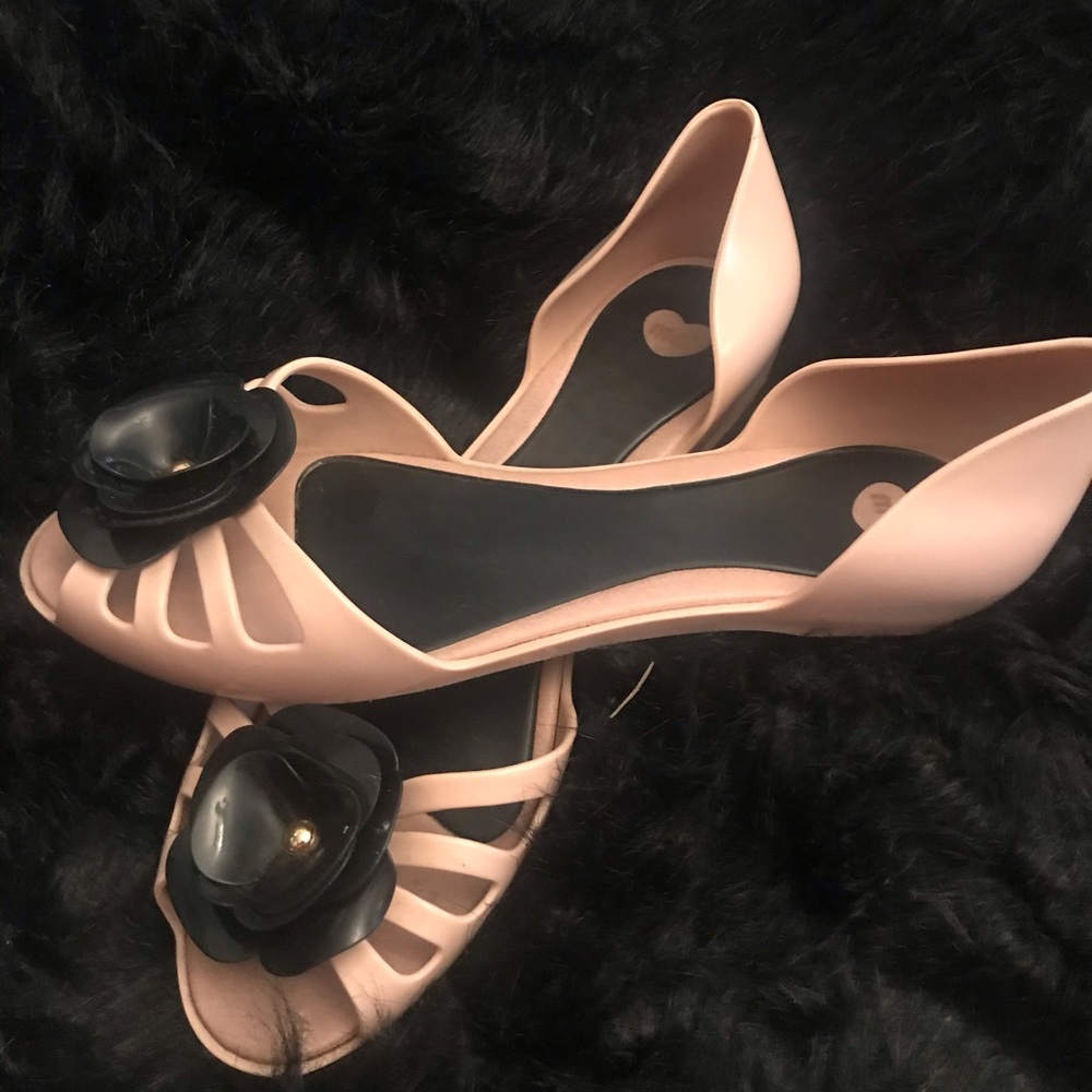 Sandals - Picture 2 of 3